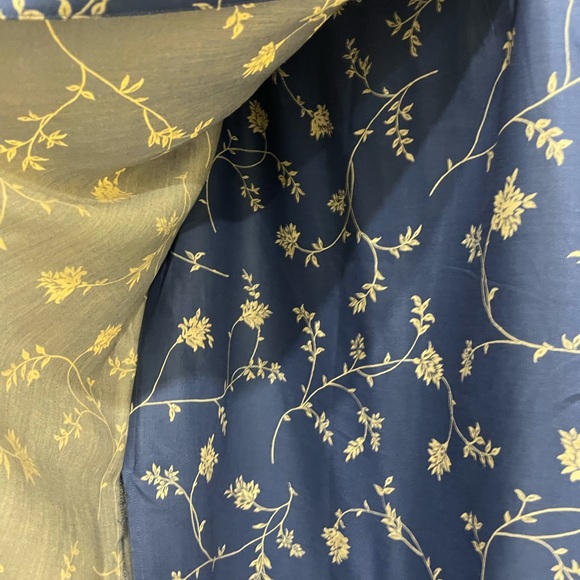 Women’s Vintage Talbots Wrap Skirt size 8 Steal Blue Floral Maroon Trim - Picture 3 of 6